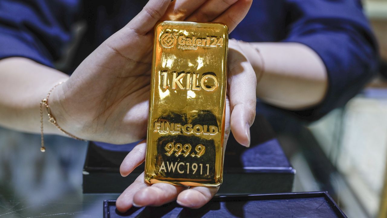 Oro y plata se desploman y acumulan pérdidas del 23 % y del 60 % desde ...