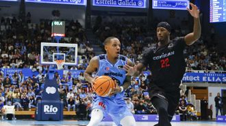 Travis Munnings, con el 22, firm&oacute; su mejor actuaci&iacute;n en la ACB con el Granada en la pista del Breog&aacute;n el pasado 1 de noviembre