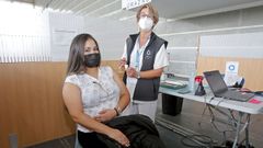 Osdriana Seco, venezolana de 32 a�os afincada en Pontevedra, fue la �ltima persona en recibir la vacuna en el recinto ferial de Pontevedra