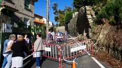 Vecinos del Cami�o do Freixo, atrapados por un muro en riesgo de derrumbe