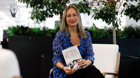 Cristina Barreiro, con su quinto libro, que es también el segundo de divulgación histórica que saca a la luz