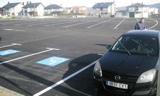 El �rea de estacionamiento es de especial utilidad los domingos, d�a de mercadillo y de feria. 