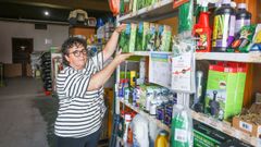 Mary Cruz tuvo problemas para cuidar a las m�s de 50 aves de su tienda agr�cola.