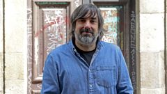 Retrato de �ngel Suanzes, director de �Escala un cincuenta mil�, curta que filmou en diversos espazos, inclu�ndo os cuartos de hotel onde se aloxaron os seus pais na s�a viaxe de noivos no ver�n de 1974. 