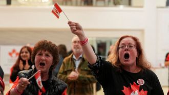 Dos mujeres abogan por la unidad de Canad� y Alberta.