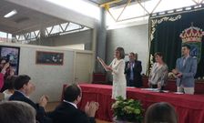 Bel�n Cachafeiro recibi� el bast�n de mando que la legitima como alcaldesa los pr�ximos cuatro a�os. 