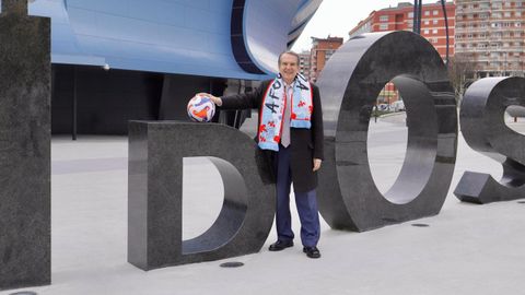 El alcalde de Vigo, Abel Caballero, en el estadio de Bala�dos.