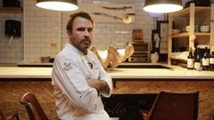 El cocinero Antonio Reboredo en su restaurante ?Caballa 14? situado en la calle Orillamar
