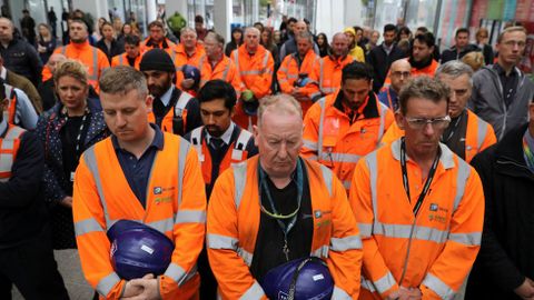 Minuto de silencio por las vi�ctimas del atentado de Londres