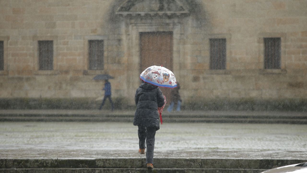 Una borrasca provocará lluvias intensas este martes en Galicia