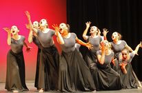 Una actuaci�n del Conservatorio de Danza de Lugo en el auditorio lucense Gustavo Freire. 