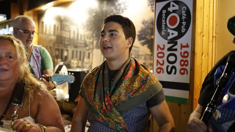 Cantos de taberna en Guitiriz en el primer d�a del Festival de Pardi�as 2026