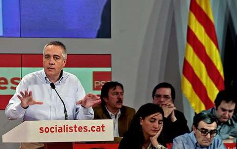 El socialista cataln Pere Navarro asegur ayer que su partido debe abrirse a un gran debate.