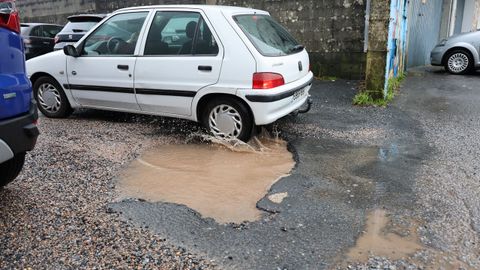 Esta superfochanca da a benvida a entrada do aparcamento da r�a Nova en Cambados