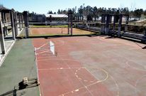 Vista de la zona de la Agasp, con la piscina al fondo, donde se instalar�n las pistas de p�del. 
