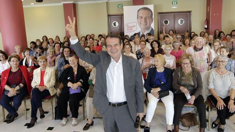 Abel Caballero, en un encuentro con Mulleres pola Cultura