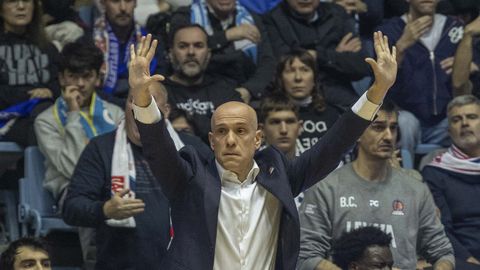 Carles Marco, durante el derbi disputado entre el Obradoiro y el Leyma Coru�a.