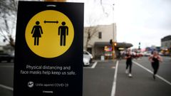 Un grupo de personas haciendo deporte en Auckland durante el confinamiento previo