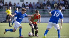 �Repasa las im�genes del derbi Laracha-Berganti�os!