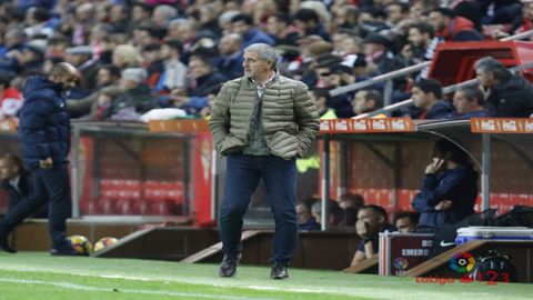 Paco Herrera durante el Sporting - Valladolid