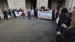 Profesores y usuarios del programa de Lecer se manifiestan en Mar�a Pita