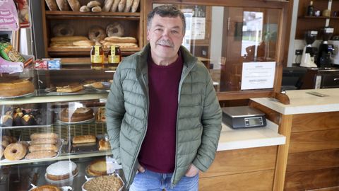 Fidel Casto en la cafeter�a de la panader�a Inxerto, en San Sadurni�o, que vendi� hace un a�o
