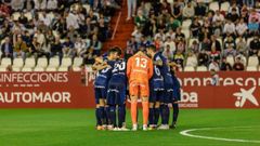 Los jugadores del Oviedo, antes del partido ante el Albacete
