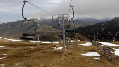 Las pistas de Valgrande-Pajares sin nieve.Las pistas de Valgrande-Pajares sin nieve