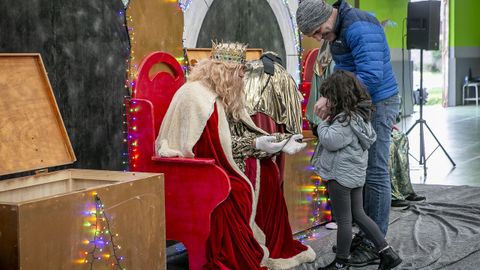 Visita de Melchor, Gaspar y Baltasar a Outes.