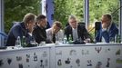 Zelenski, durante su reunin en Tirana con Tusk, Macron, Starmer y Merz.