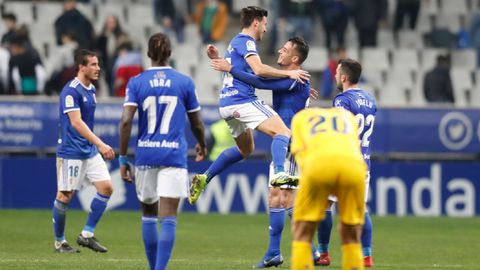 Tejera Javi Munoz Joselu Ibra Christian FernandezReal Oviedo Alcorcn Carlos Tartiere.Sergio Tejera y Javi Muoz celebran la victoria ante el Alcorcn