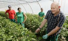 La cooperativa de faba o la escuela de agricultura (en la foto), dos de las �ltimas iniciativas mari�anas.