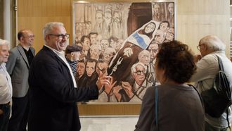 O director do Archivo Provincial de Ourense, Pablo S�nchez Ferro, cos asistentes � inauguraci�n da exposici�n do 50 aniversario de Otero Pedrayo.