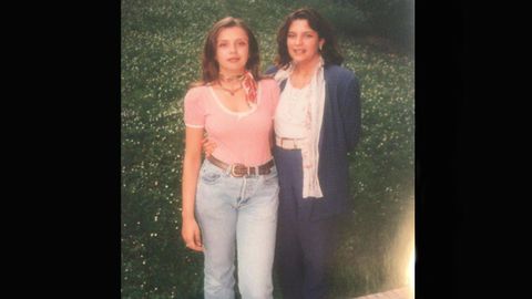 Ana Taboada, con su hermana Patricia en Oviedo