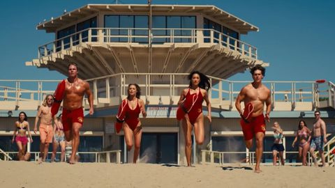 Fotograma de la nueva serie de �Los vigilantes de la playa�