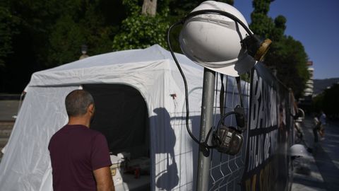 La plantilla de TYC Narcea, responsable de la mina de Vega de Rengos, en Cangas del Narcea, inicia una acampada permanente en Oviedo este lunes para exigir que se agilicen los tr�mites para que la explotaci�n pueda retomar la actividad
