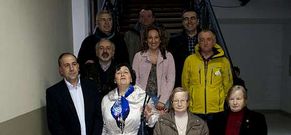 Miembros de la primera directiva del CIT y familiares, ayer, con el actual presidente, Rois.
