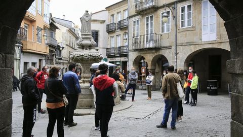 Las visitas guiadas a la ciudad salen de la Praza do Campo