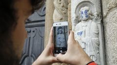 Algunos de los detrozos causados por pintadas y grafitis en Galicia