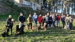 El regidor se reunió en Pico do Castro con los miembros del colectivo Amigos dos Cans de Foz