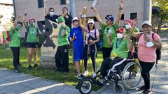 Sergio Gonz�lez y Jenner David Lude�a, este martes con sus acompa�antes, tras acabar la etapa Tui-O Porri�o