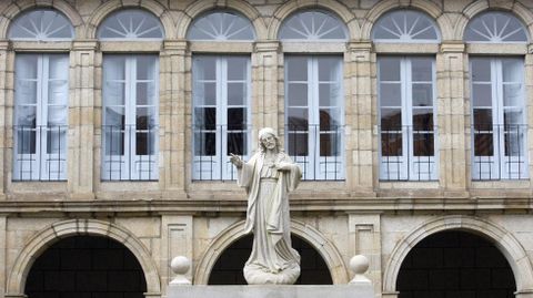 Fotograf�a de archivo del claustro del convento de Santa Clara en el barrio monfortino de Ramberde