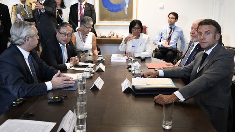 Macron, durante la reunión con el argentino Alberto Fernández, el colombiano Gustavo Petro, la vicepresidenta venezolana Delcy Álvarez y el brasileño Lula da Silva