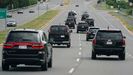 La caravana del presidente Trump, hoy, dirigi�ndose al club de golf de Sterling, en Virginia.