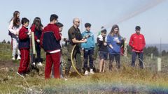 Helic�ptero, mangueiras, �rbores... as fotos dun�d�a moi completo para os estudantes do colexio Terra de Lemos
