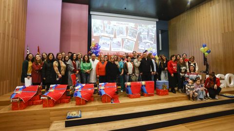 Equipos premiados en el Concurso de Decoraci�n de Nadal del HULA.