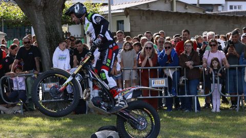 Exhibici�n de trail en la concentraci�n motera de Os Fojeteiros