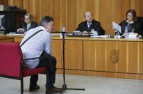 Imagen del ahora condenado, ayer, en la Audiencia Provincial de A Coru�a. 