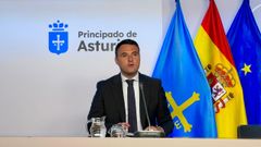 El portavoz del Gobierno asturiano, Guillermo Pel�ez, en la rueda de prensa posterior al Consejo de Gobierno