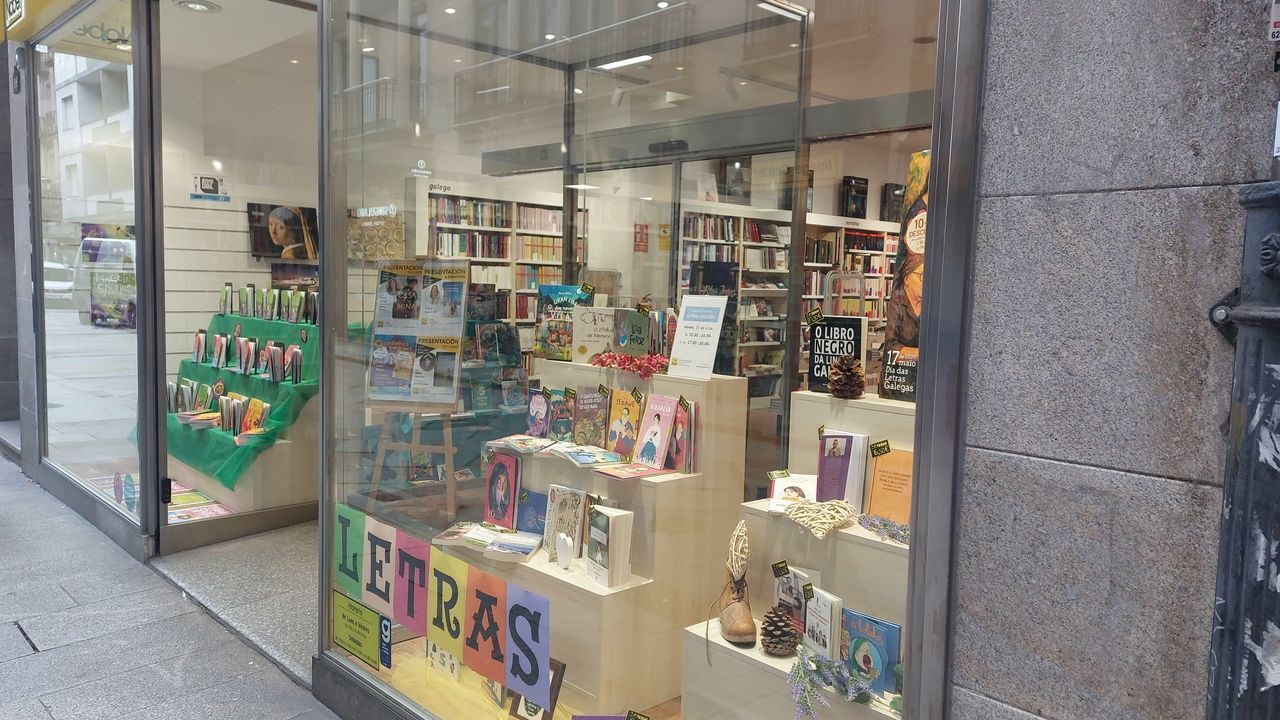 El festivo del 17 de mayo en Ourense: tiendas del centro comercial y plazas de abasto cerradas, pero abrirán algunas librerías
